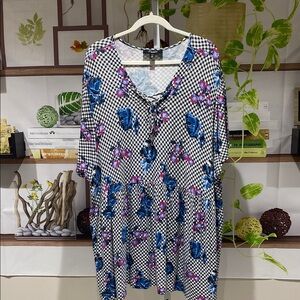 Blue and Pink V-Neck 3/4 Sleeve Casual Top. Ptp is 30